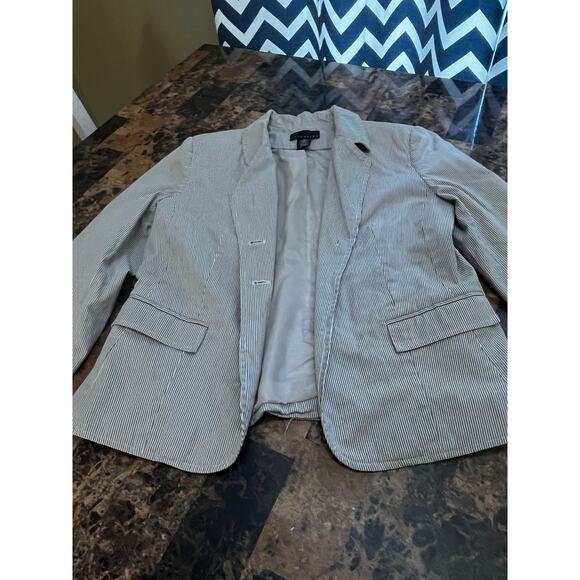 Attention Blazer - Picture 1 of 10